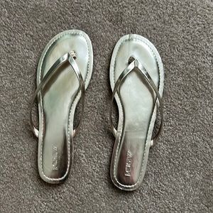 J crew gold flip flops sandals size 9